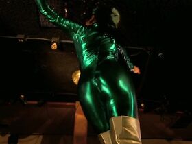 Трэйси Бамбак секси, Назанин Мусави секси – Layla Live or Die (2008) #7