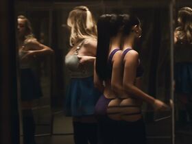 Сидни Суини секси, Хантер Шафер голая, Алекса Деми секси – Эйфория s01e04 (2019) #9