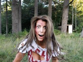 Кристал Арнетт секси, Кейт Костильо секси, Ванесса Ли секси – Ты не можешь убить Стивена Кинга (2012) #2