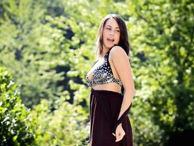 Кристал Арнетт секси, Кейт Костильо секси, Ванесса Ли секси – Ты не можешь убить Стивена Кинга (2012) #5