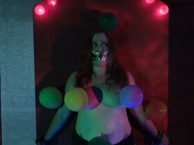 Кейтлин Дэйли голая, Дилинн Палевый Харви голая, Рейчел Лаген голая – Клоунадо (2019) #2