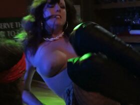 Кейтлин Дэйли голая, Дилинн Палевый Харви голая, Рейчел Лаген голая – Клоунадо (2019) #9