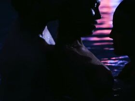 Паула Кнюплинг голая, Тала Гувейя голая – Сегодня или завтра (2019) #5