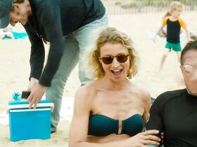 Александра Лами секси, Анн Маривен секси, Оливия Коте секси – Без комплексов (2019) #10