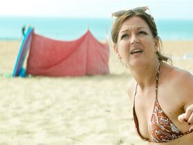 Александра Лами секси, Анн Маривен секси, Оливия Коте секси – Без комплексов (2019) #11