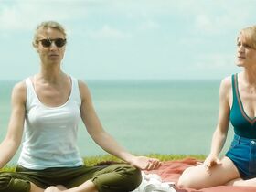 Александра Лами секси, Анн Маривен секси, Оливия Коте секси – Без комплексов (2019) #12