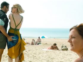 Александра Лами секси, Анн Маривен секси, Оливия Коте секси – Без комплексов (2019) #6