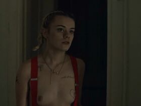 Даша Некрасова голая, Алексия Расмуссен секси – Ходячий призрак (2019) #12