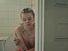 Даша Некрасова голая, Алексия Расмуссен секси – Ходячий призрак (2019) #14
