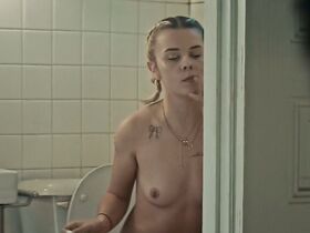 Даша Некрасова голая, Алексия Расмуссен секси – Ходячий призрак (2019) #15