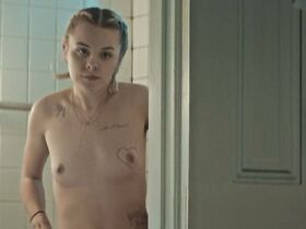 Даша Некрасова голая, Алексия Расмуссен секси – Ходячий призрак (2019) #16