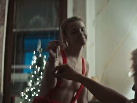 Даша Некрасова голая, Алексия Расмуссен секси – Ходячий призрак (2019) #8