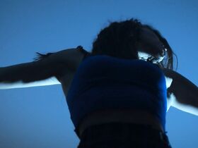 Уилла Фицджералд секси, Марло Келли секси, Эрисен Ф. Гардиола секси – Как ты смеешь s01e02 (2019) #11