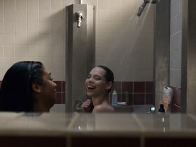 Уилла Фицджералд секси, Марло Келли секси, Эрисен Ф. Гардиола секси – Как ты смеешь s01e02 (2019) #8