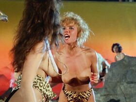 Лора Альберт голая, Белла Донна голая – Ангелочек 3: Последняя глава (1988) #10