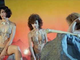 Лора Альберт голая, Белла Донна голая – Ангелочек 3: Последняя глава (1988) #16