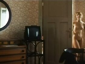 Сабрина Паравичини голая, Стелла Вордеманн голая – Песочный человек (1993) #4