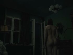 Магдалена Целецка голая, Агата Бузек голая – Темно, почти ночь (2019) #2