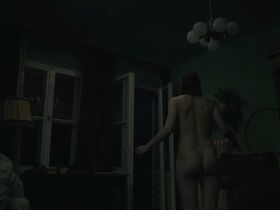 Магдалена Целецка голая, Агата Бузек голая – Темно, почти ночь (2019) #3