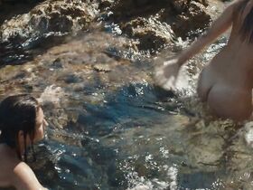 Блу Ди Мартино голая, Анджела Фонтана голая – Убрать лайк (2019) #11