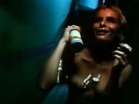 Магдалена Целецка голая, Виолетта Колаковска голая – Эгоисты (2000) #6