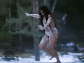 Ильяна Павлова голая, Кюли Теэтамм секси, Мерле Пальмисте голая – Сердце медведицы (2001) #17