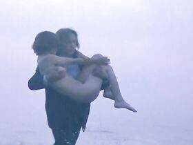 Ильяна Павлова голая, Кюли Теэтамм секси, Мерле Пальмисте голая – Сердце медведицы (2001) #3