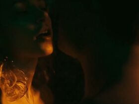 Стефани Мота голая – Братья Фрейтас s01e01 (2019) #5