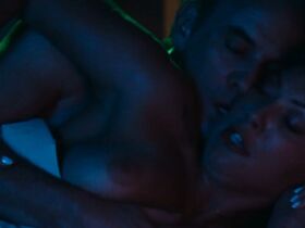 Фабиула Насименту голая – Голоса с того света (2018)