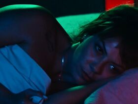 Фабиула Насименту голая – Голоса с того света (2018) #3