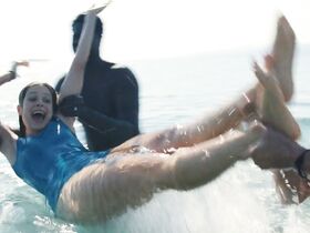 Дафна Патакия секси – Ветер (2019) #6