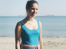 Дафна Патакия секси – Ветер (2019) #9