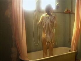 Лидия Бронди голая – Поцелуй на асфальте (1981) #5