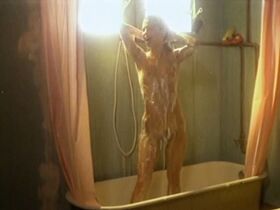 Лидия Бронди голая – Поцелуй на асфальте (1981) #7