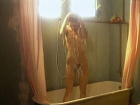 Лидия Бронди голая – Поцелуй на асфальте (1981) #8