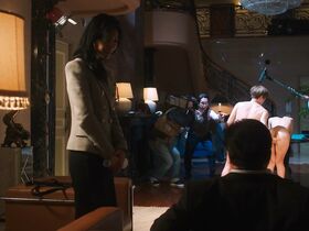 Мисато Морита голая – Обнаженный режиссер s01e08 (2019) #9