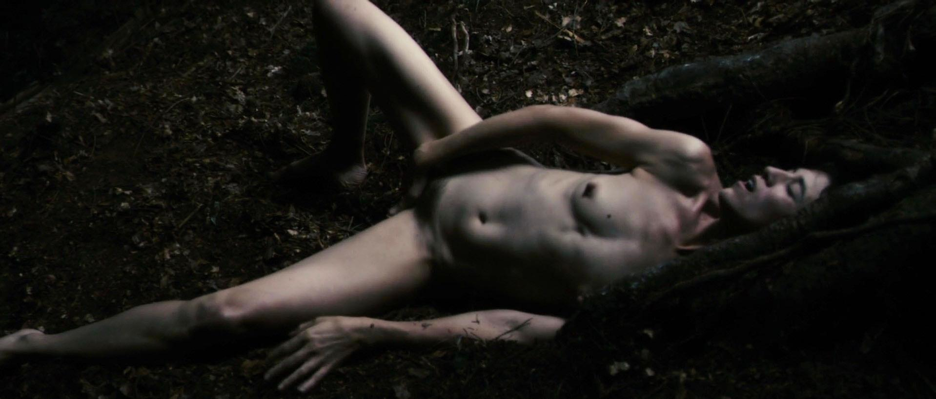 Шарлотта Генсбур голая - Антихрист (2009) #1. 