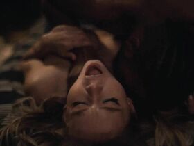 Сидни Суини голая – Эйфория s01 e01 (2019) #10