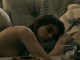 Ева Де Доминичи голая – Хрупкость тел s01 (2017) #15