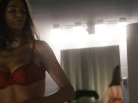 Сильвия Рангуелова секси – Черный список: Искупление s01e01 (2017) #3