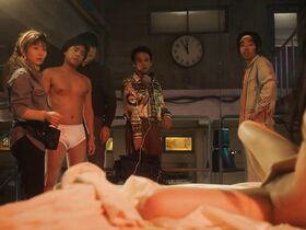 Мисато Морита голая – Обнаженный режиссер s01e05 (2019) #29