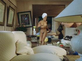 Жозефин Жаклин Джонс голая – Любовный круг (1985) #6