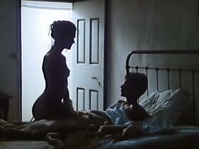 Кьяра Казелли голая – Год пробуждения (1991) #2