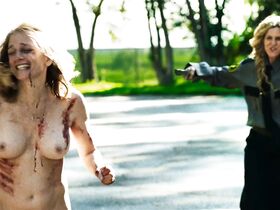 Сильвия Джеффрис голая – Трое из ада (2019) #13