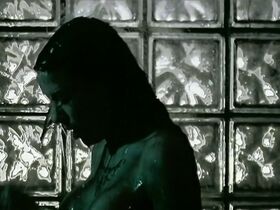 Кари Вурер голая – Бессмертные воины (2004) #7