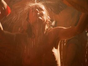 Мелисса Лео голая – Непорочное зачатие (1992)