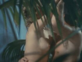 Элеонора Джорджи голая – Готовая на все (1977) #12