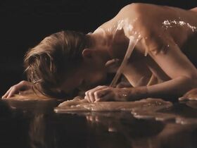 Катажина Дабровска голая – Дети кукурузы: Генезис (2019) #3