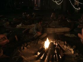 Хизер Грэм секси – Достать коротышку s03e07 (2019) #11