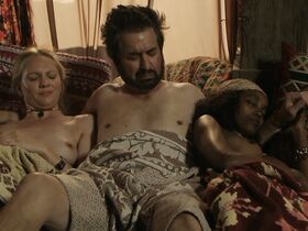 Хизер Грэм секси – Достать коротышку s03e07 (2019) #15